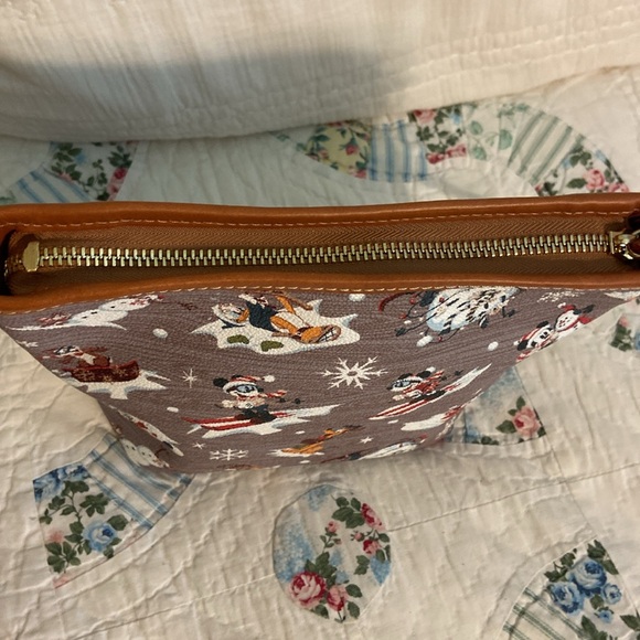 NWT Disney, Dooney and Bourke Christmas Handbag Walt's Lodge Small Crossbody HTF - Picture 3 of 7